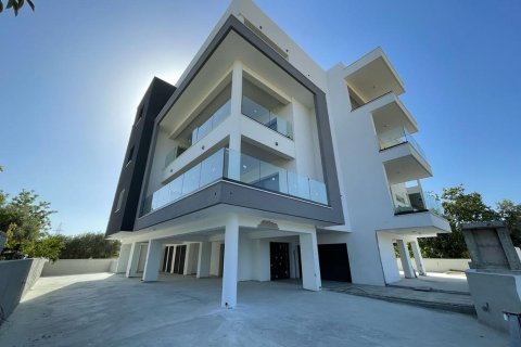 3 bedrooms Apartment in Limassol,  No. 45643