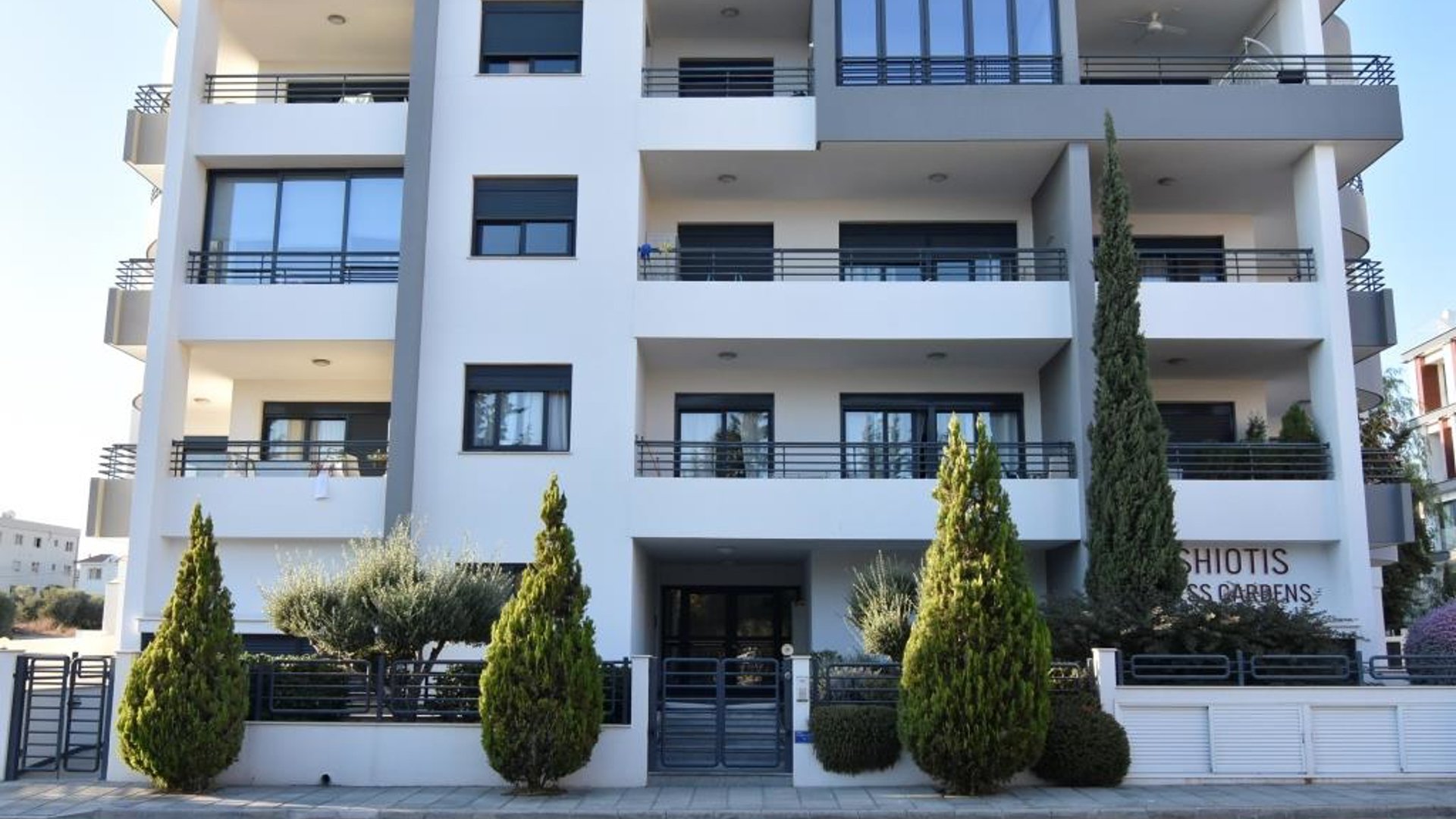3 bedrooms Apartment in Limassol, Cyprus No. 28240