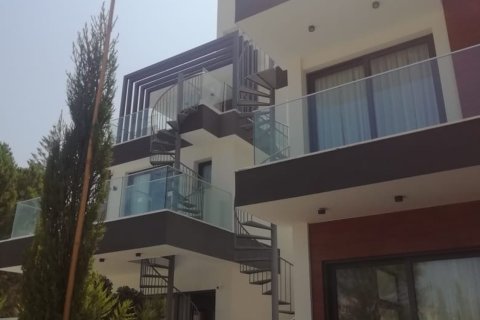 2 bedrooms Apartment in Limassol, No. 45637 18