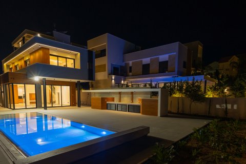 5 chambres Villa à Agios Tychonas, Limassol, Chypre No. 28778