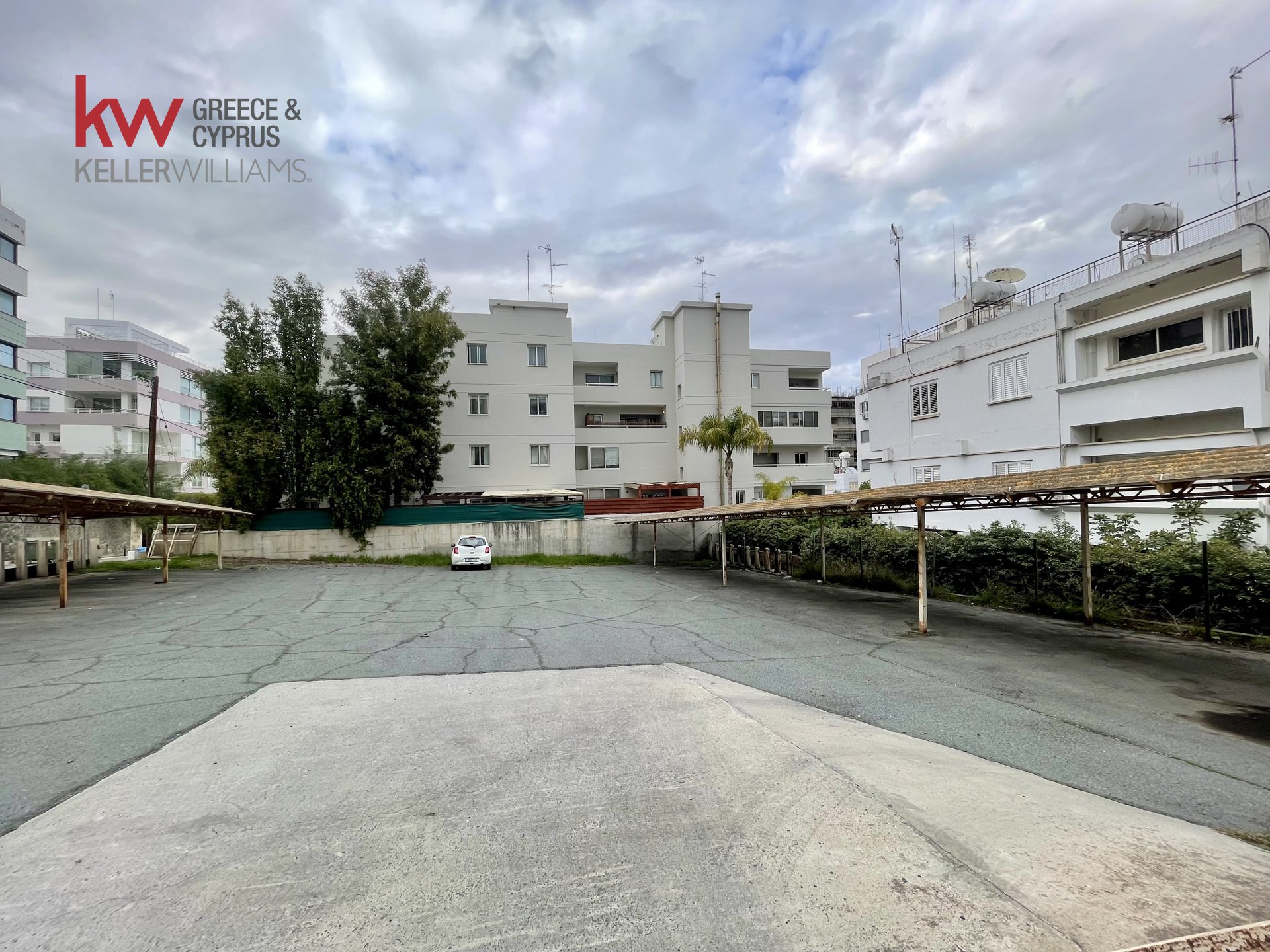 1487m2 Land in Nicosia, Cyprus No. 40536