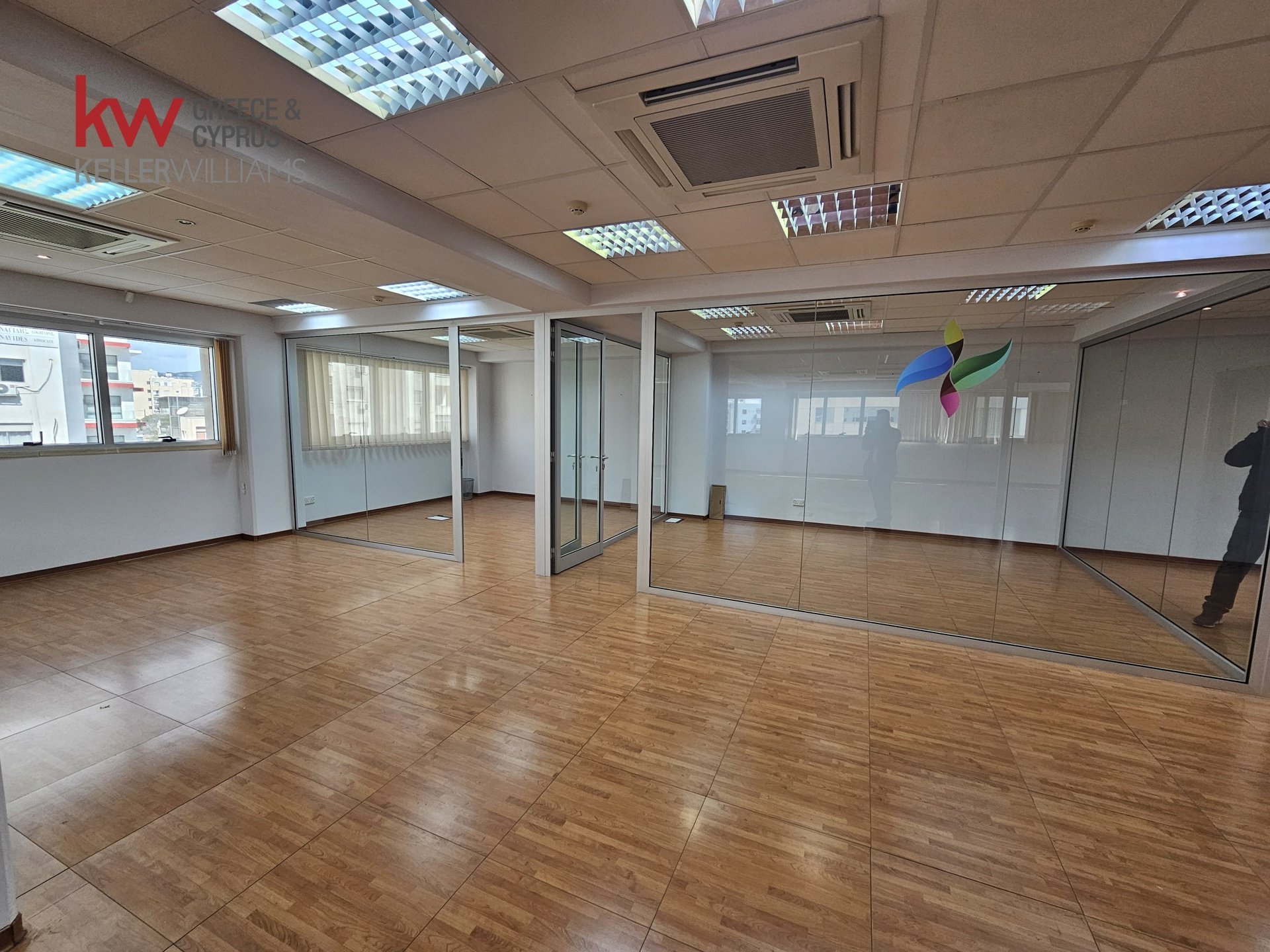 Офис 220м2 в Лимассол, Лимасол, Кипр № 40542
