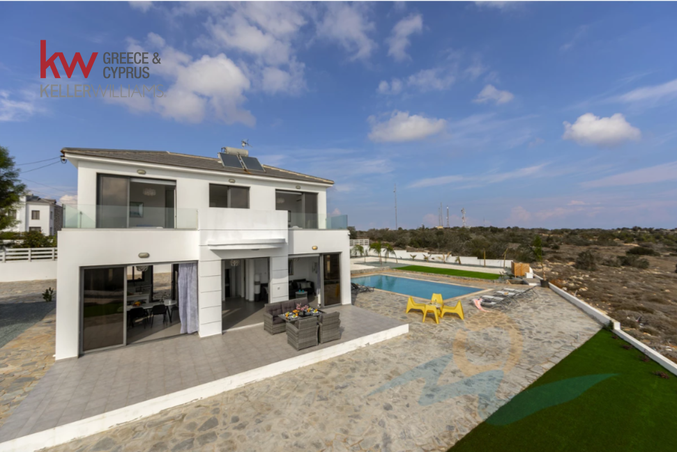 3 bedrooms Villa in Ayia Napa, Ammochostos, Cyprus No. 40538