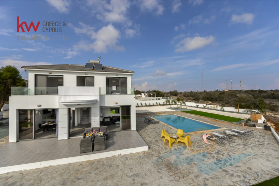 3 bedrooms Villa in Ayia Napa, Ammochostos, Cyprus No. 40538