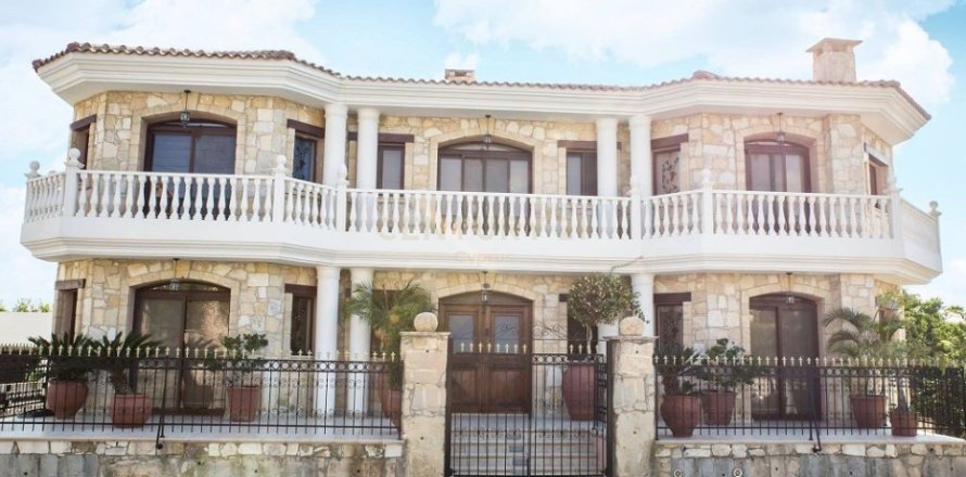 6 dormitorios Villa en Limassol,  No. 53556