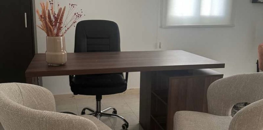 Офис 21м2 в Ларнака,  № 51572