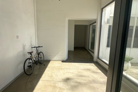 Коммерческая недвижимость 1681м2 в Никосия,  № 51569 8