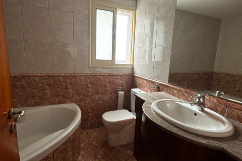 250m2 Townhouse in Mesa Geitonia, Limassol,  No. 40521 10