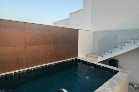 3 bedrooms Apartment in Larnaca, Larnaka,  No. 39967 5