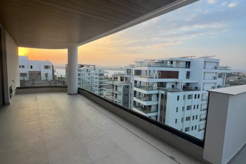 3 bedrooms Apartment in Larnaca, Larnaka,  No. 39967