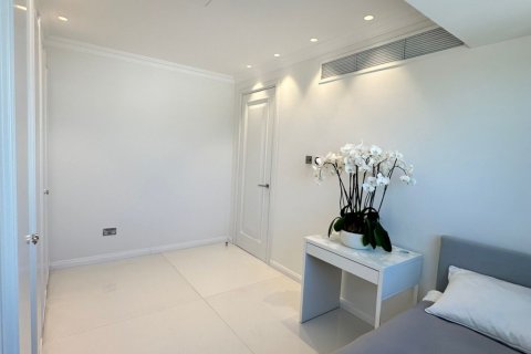 3 bedrooms Apartment in Larnaca, Larnaka, No. 39966 25