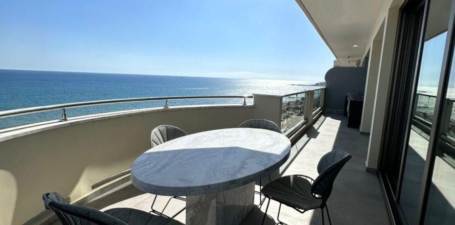 3 bedrooms Apartment in Larnaca, Larnaka, No. 39966