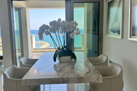 3 bedrooms Apartment in Larnaca, Larnaka, No. 39966 11