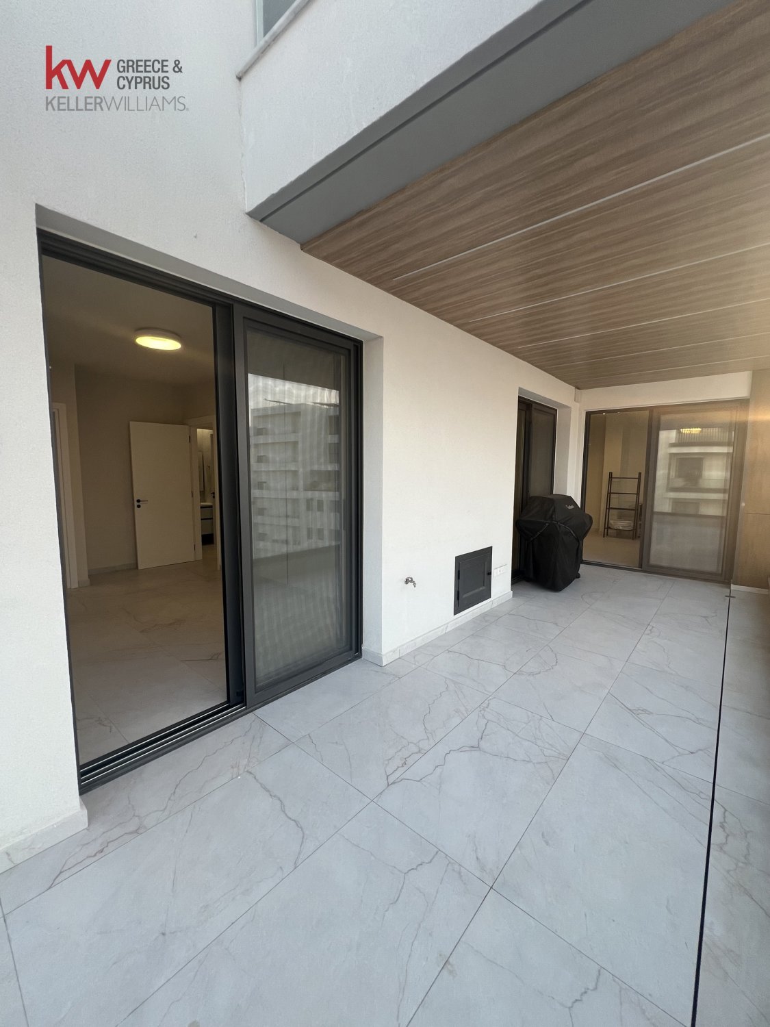 2 bedrooms Apartment in Larnaca, Larnaka, Cyprus No. 39968