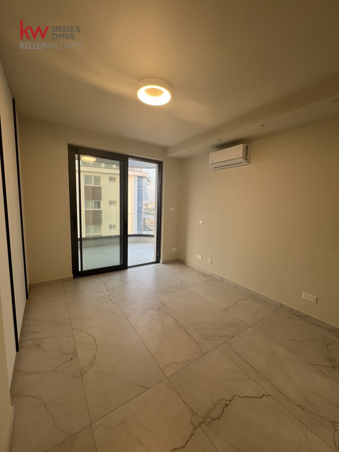2 bedrooms Apartment in Larnaca, Larnaka, Cyprus No. 39968