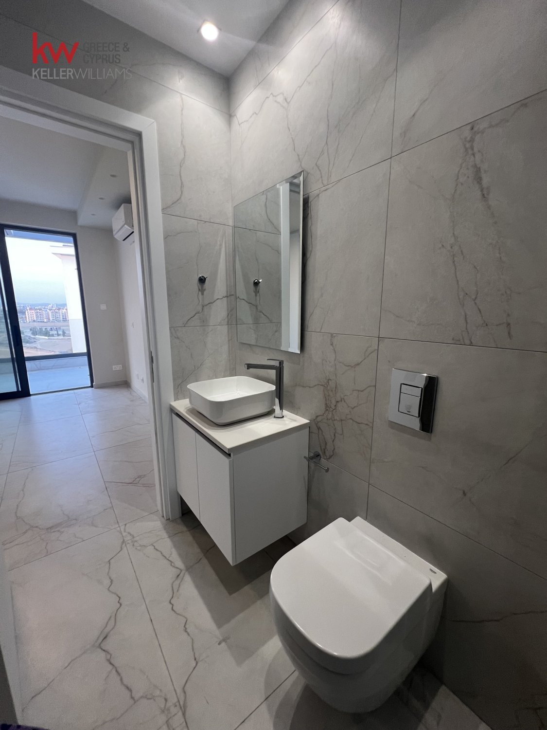 2 bedrooms Apartment in Larnaca, Larnaka, Cyprus No. 39968