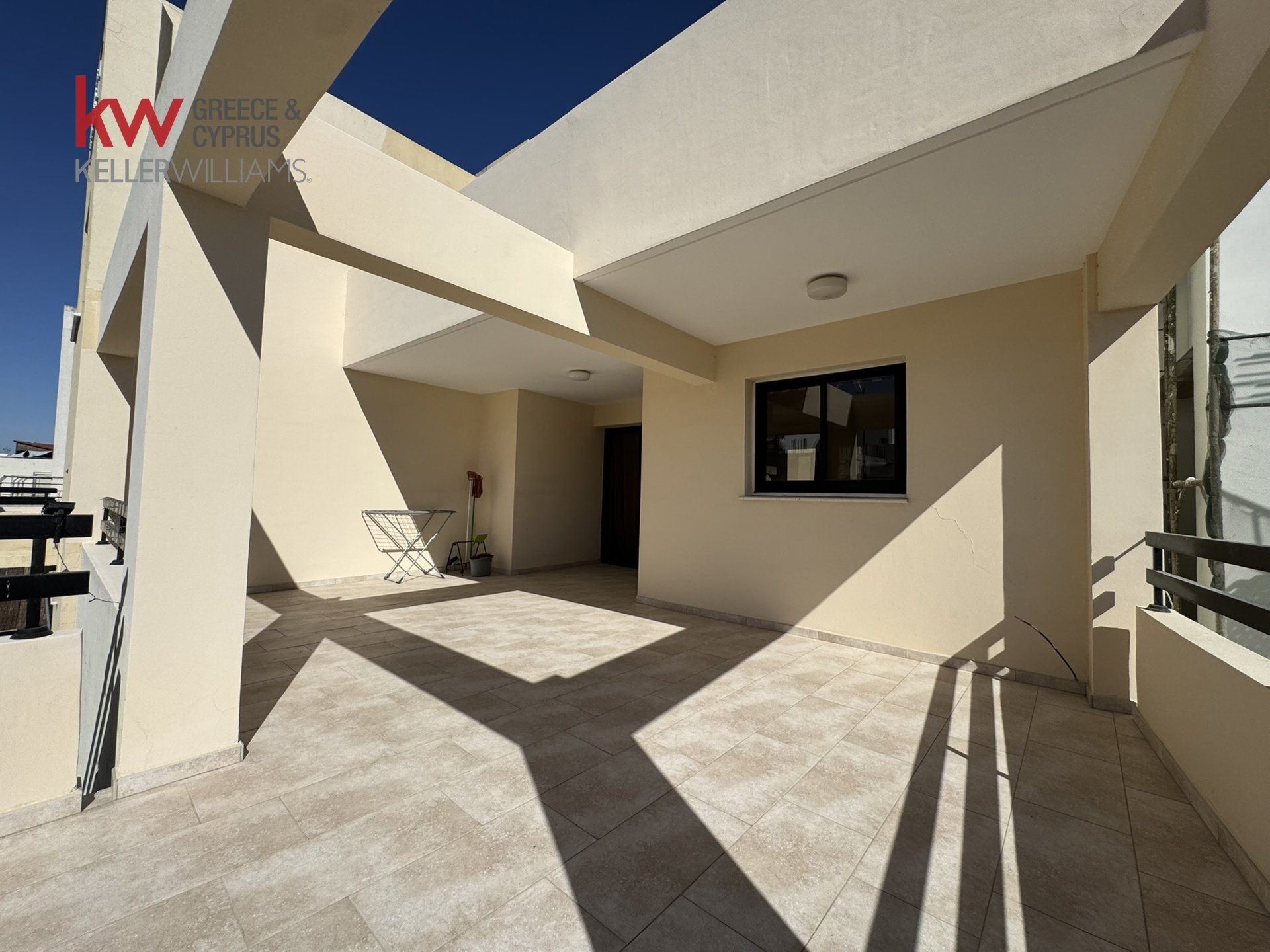3 bedrooms Apartment in Larnaca, Larnaka, Cyprus No. 39964