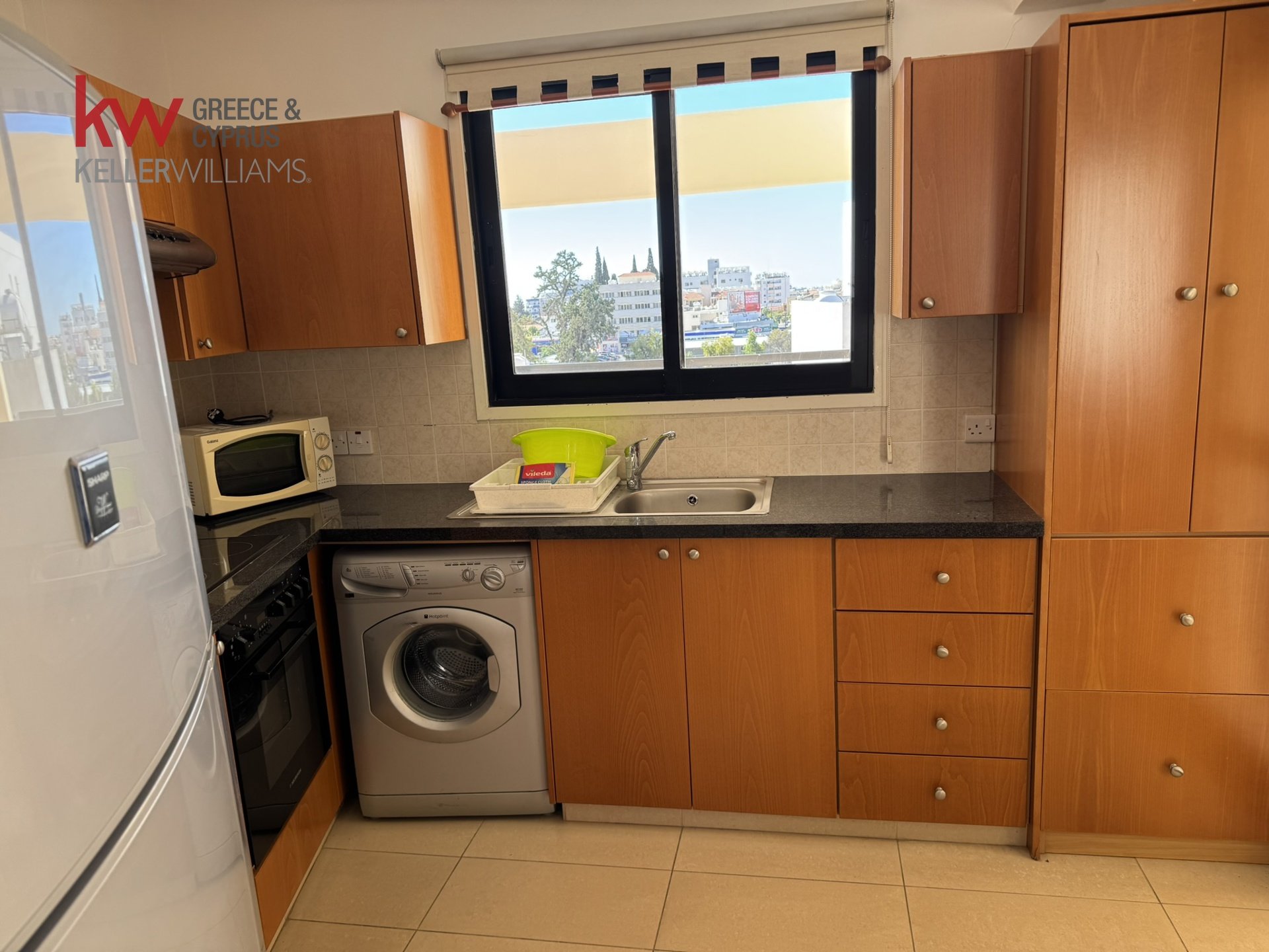 3 bedrooms Apartment in Larnaca, Larnaka, Cyprus No. 39964