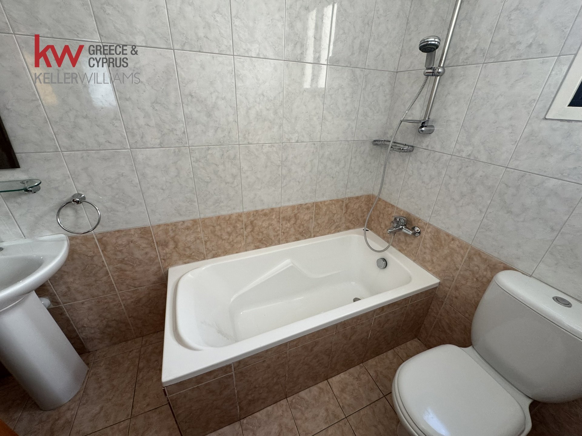 3 bedrooms Apartment in Larnaca, Larnaka, Cyprus No. 39964