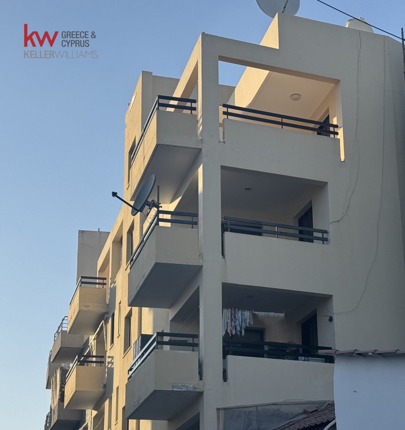 3 bedrooms Apartment in Larnaca, Larnaka, Cyprus No. 39964