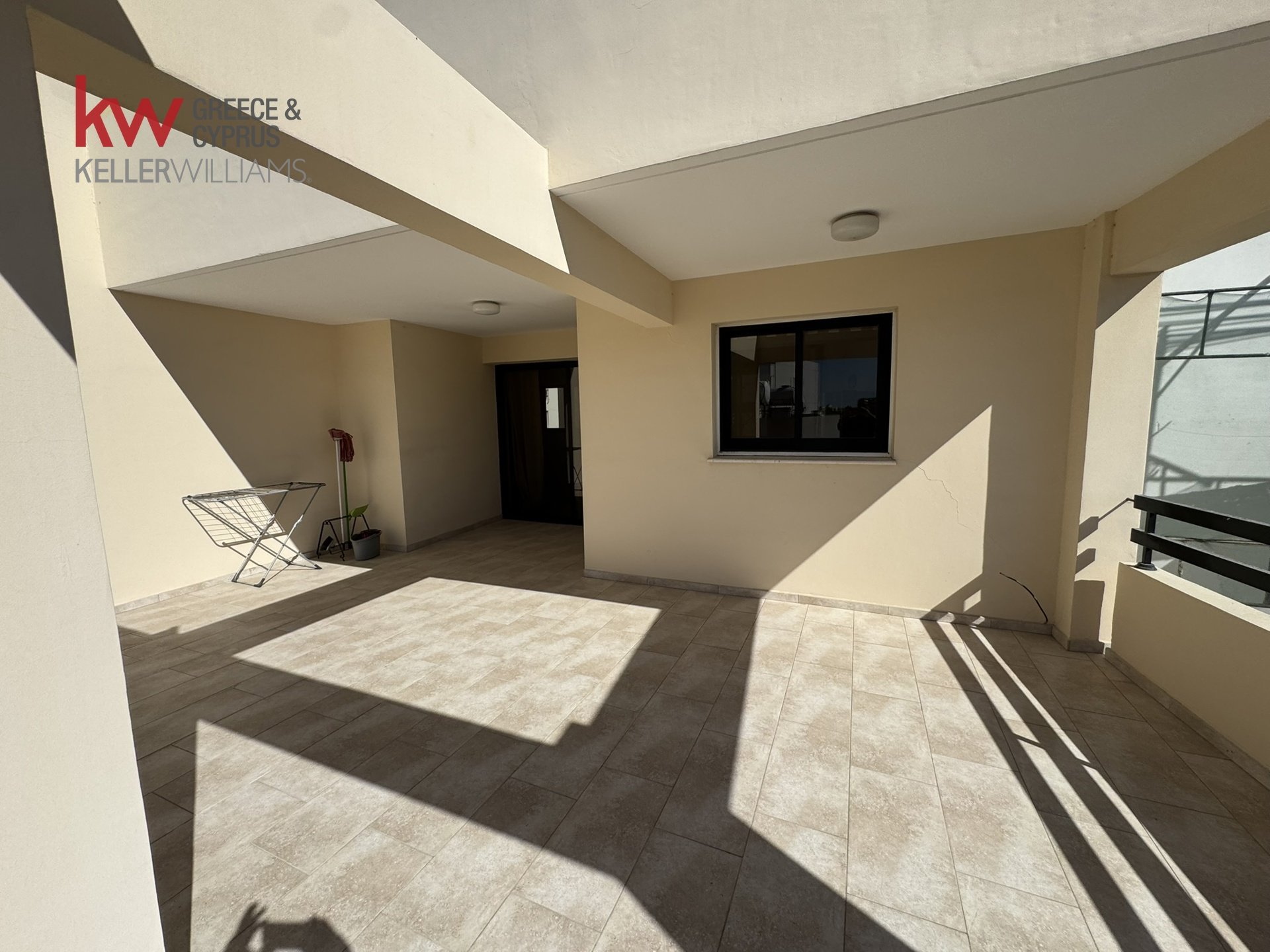 3 bedrooms Apartment in Larnaca, Larnaka, Cyprus No. 39964