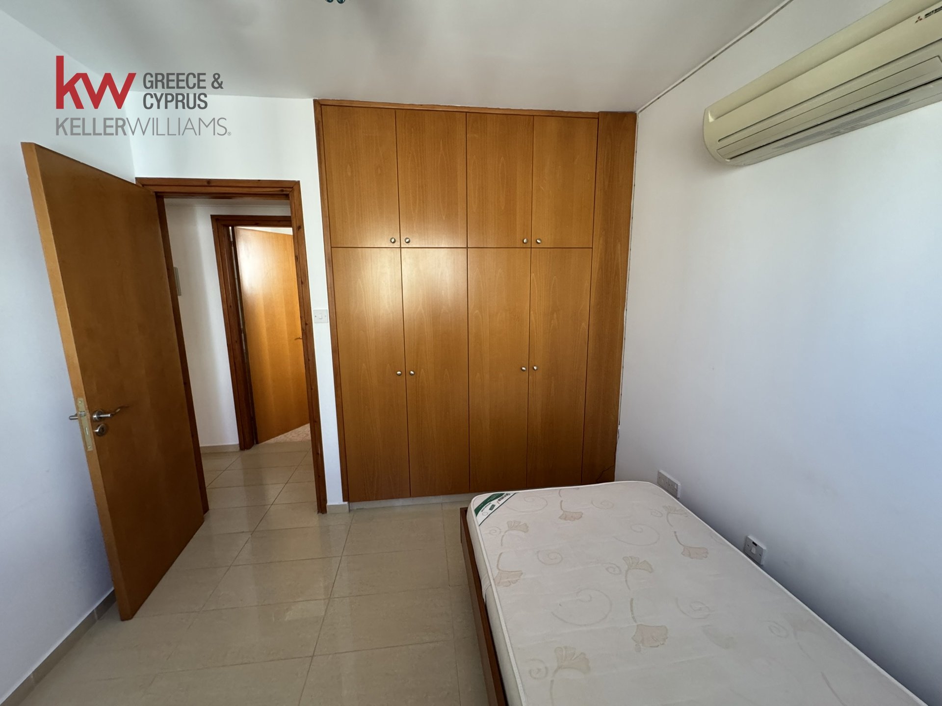 3 bedrooms Apartment in Larnaca, Larnaka, Cyprus No. 39964