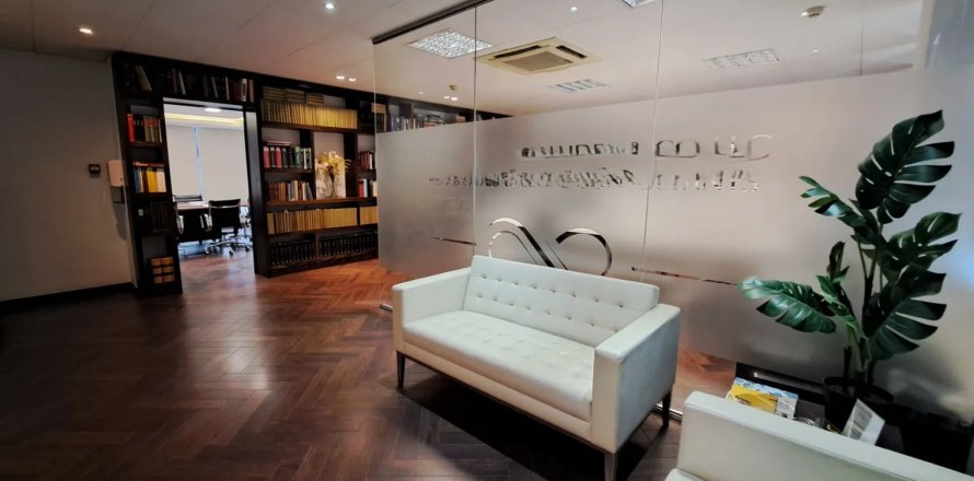 6 rooms Office in Nicosia,  No. 39969