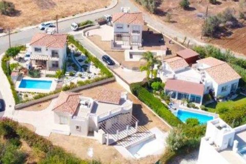 3 dormitorios Villa en Pomos, Paphos, Chipre No. 28272