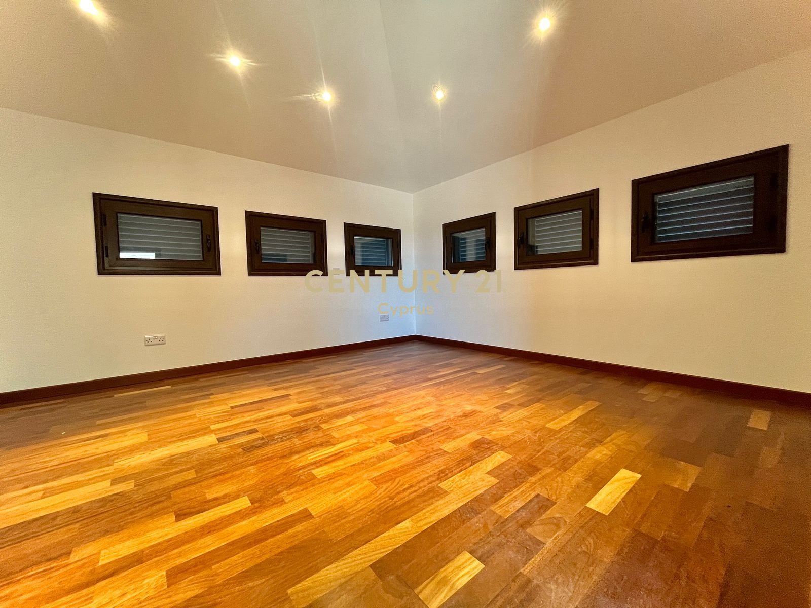 5 chambres Villa à Pyrgos, Limassol, Chypre No. 6025