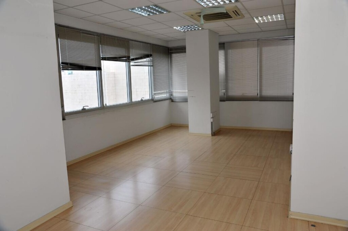 224m2 Local comercial en Nicosia, Chipre No. 37975