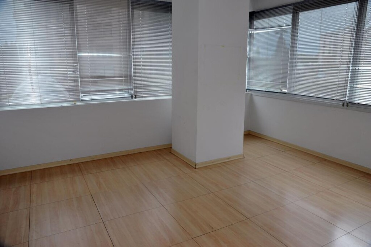 224m2 Local comercial en Nicosia, Chipre No. 37975