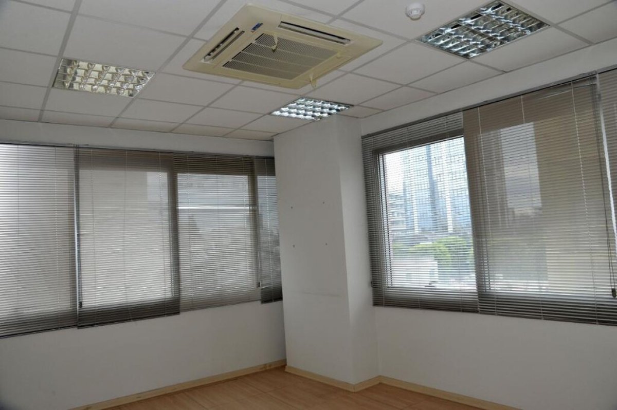 224m2 Local comercial en Nicosia, Chipre No. 37975