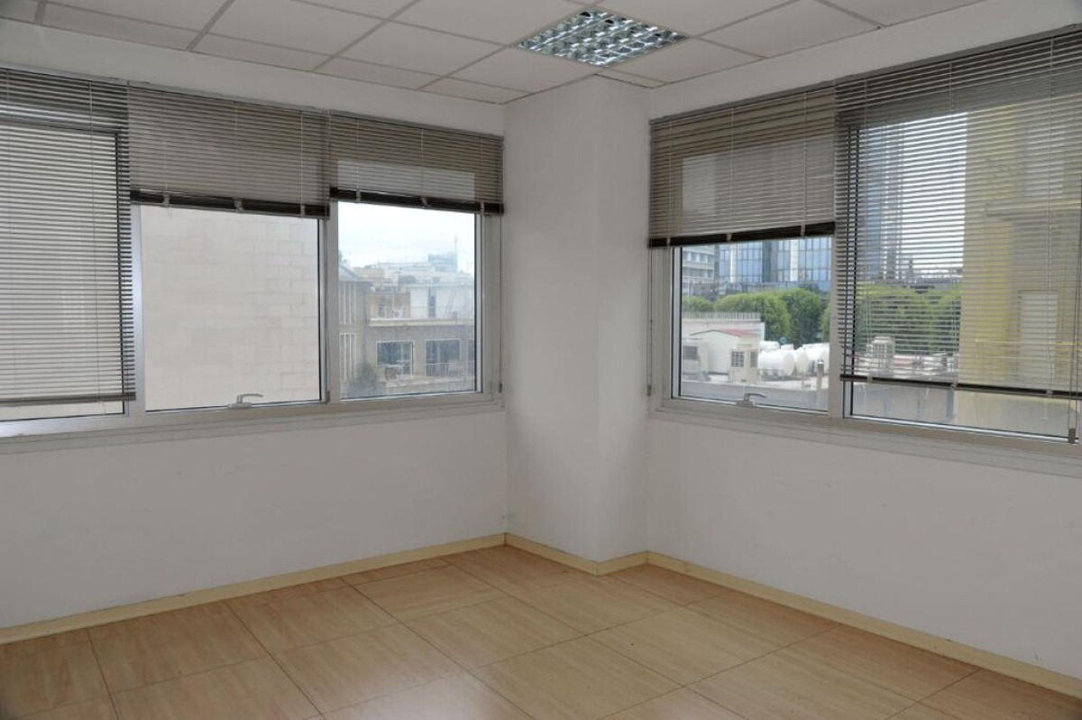 199m2 Commercial property in Nicosia, Cyprus No. 37976