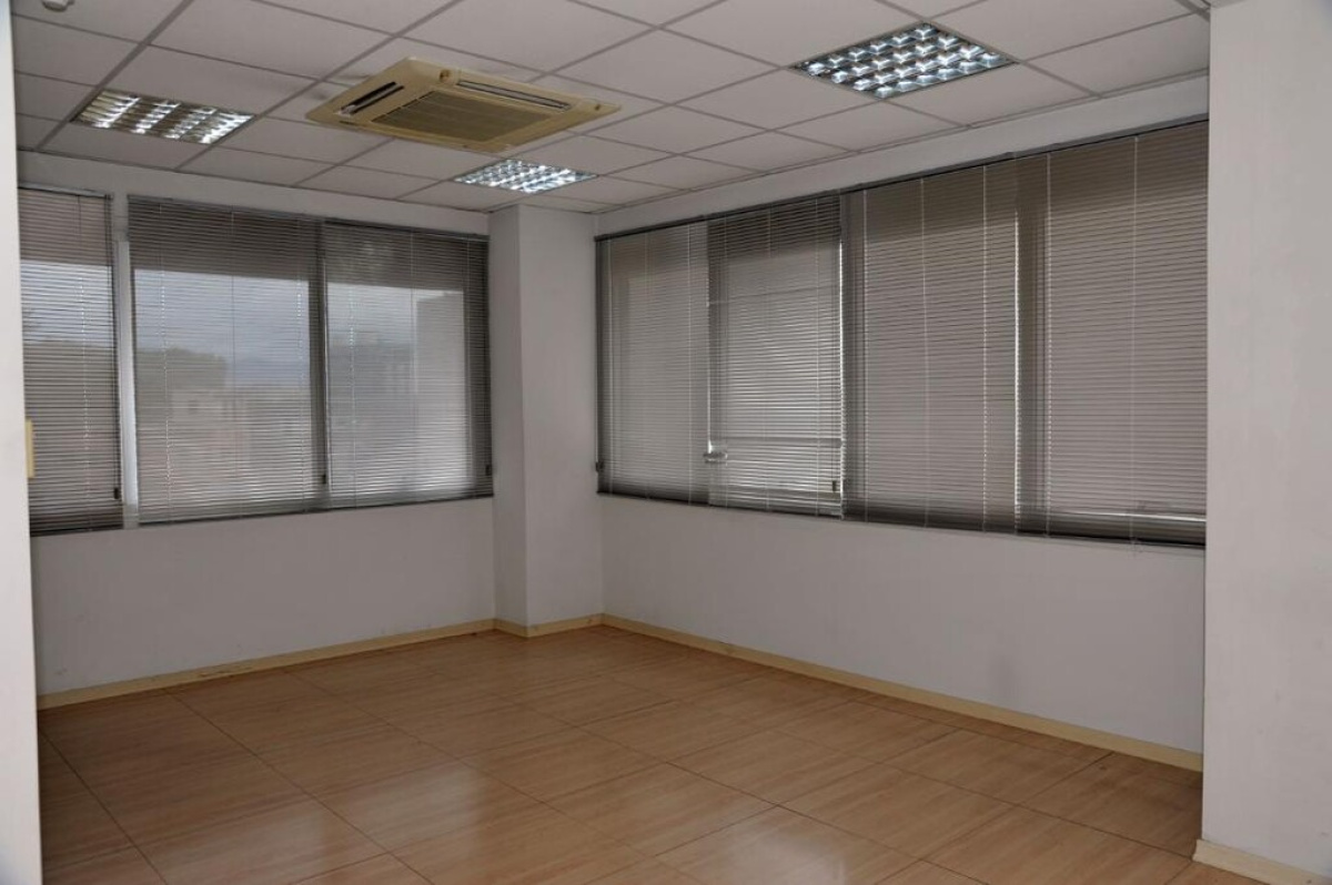 199m2 Commercial property in Nicosia, Cyprus No. 37976
