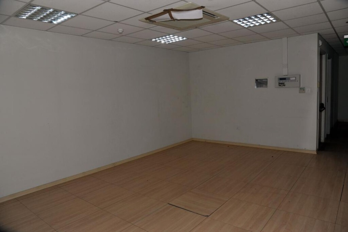 199m2 Commercial property in Nicosia, Cyprus No. 37976