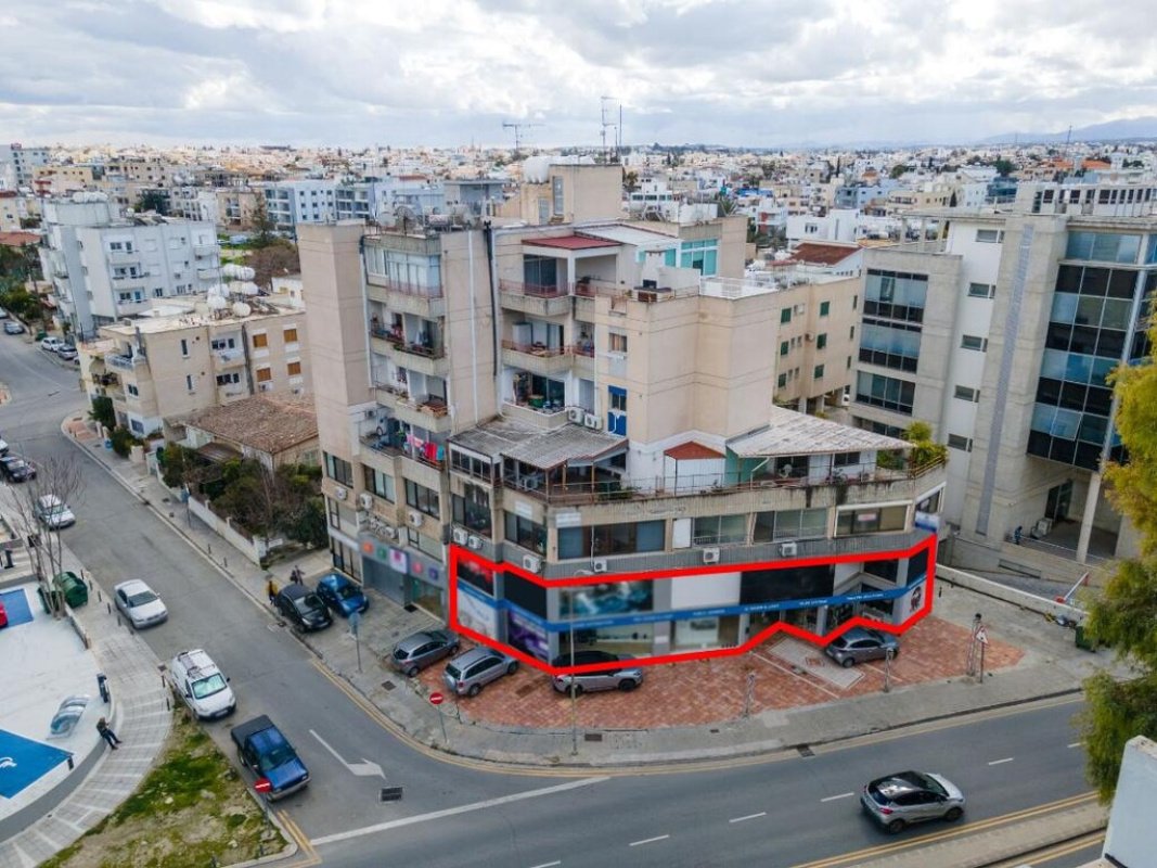 370m2 Propriété commerciale à Nicosia, Chypre No. 37973