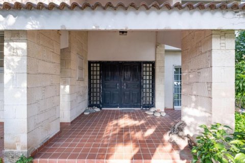 350m2 Villa in Nicosia,  No. 37977 3