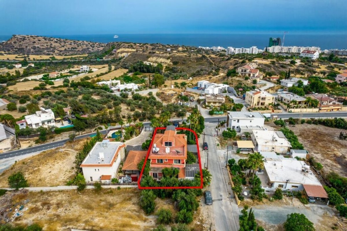 315m2 Villa à Limassol, Chypre No. 37978
