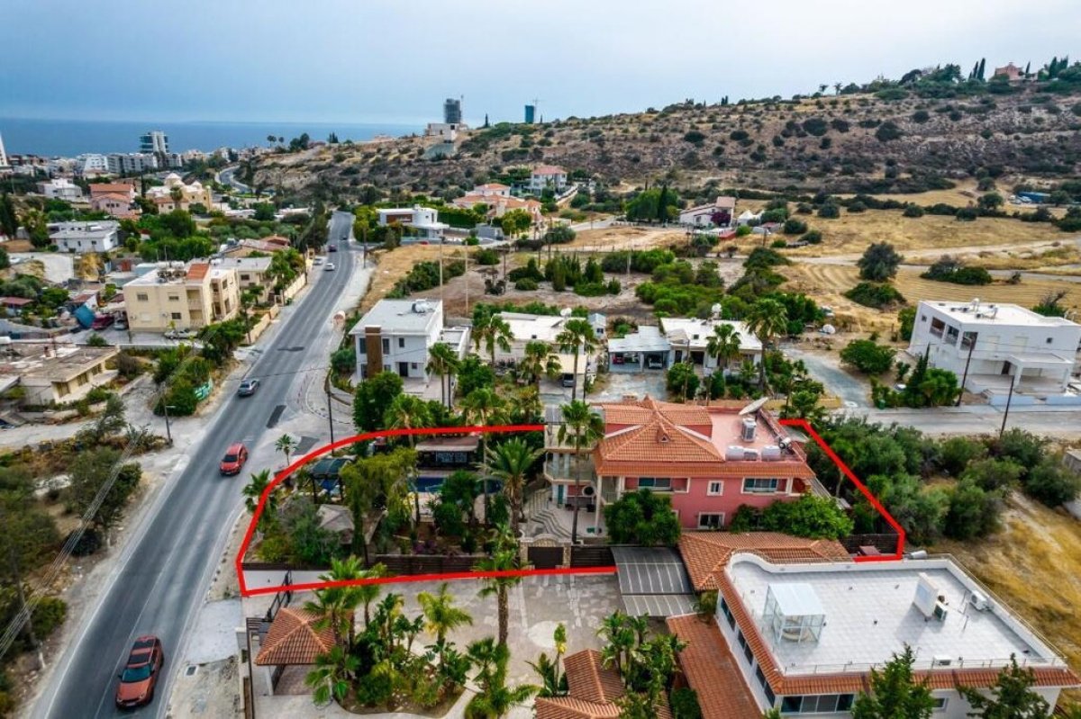 315m2 Villa à Limassol, Chypre No. 37978