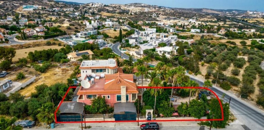 Вилла студия в Лимассол, Лимасол,  № 37978