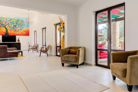 5 bedrooms Villa in Kouklia, Paphos,  No. 56159 3