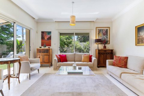 4 bedrooms Villa in Limassol, No. 47577 4