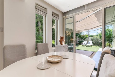 4 bedrooms Villa in Limassol, No. 47577 6