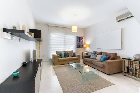 4 bedrooms Villa in Limassol, No. 47577 5