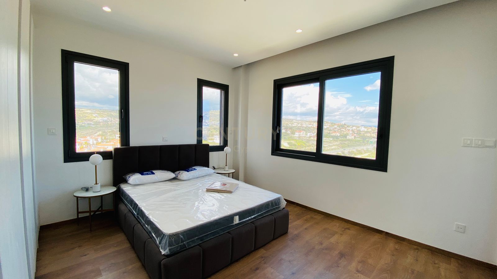 3 dormitorios Apartamento en Mouttagiaka, Limassol, Chipre No. 33883