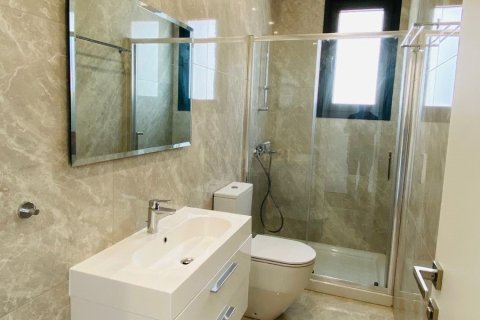 3 chambres Appartement à Mouttagiaka, Limassol,  No. 33883 17