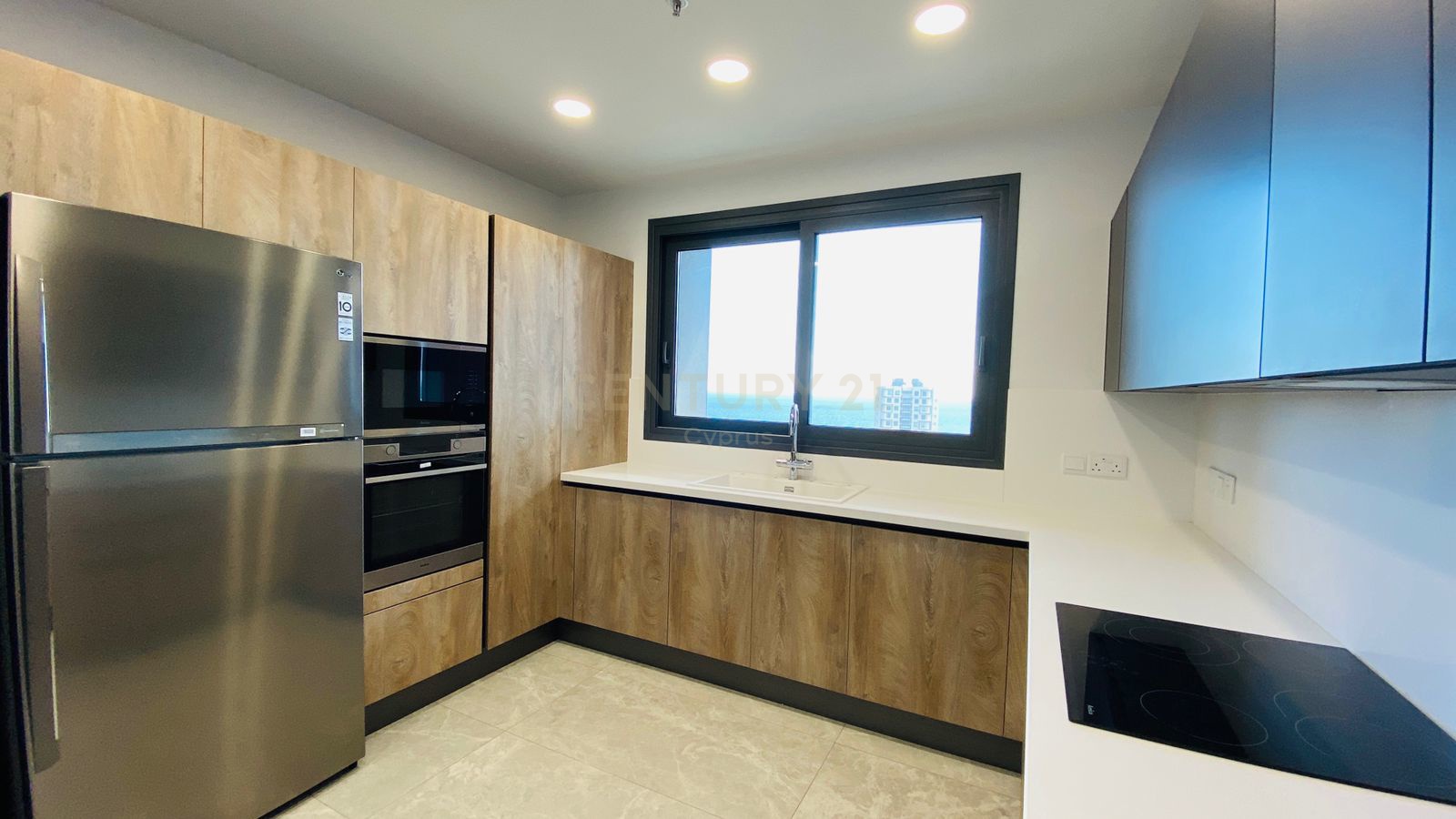 3 dormitorios Apartamento en Mouttagiaka, Limassol, Chipre No. 33883