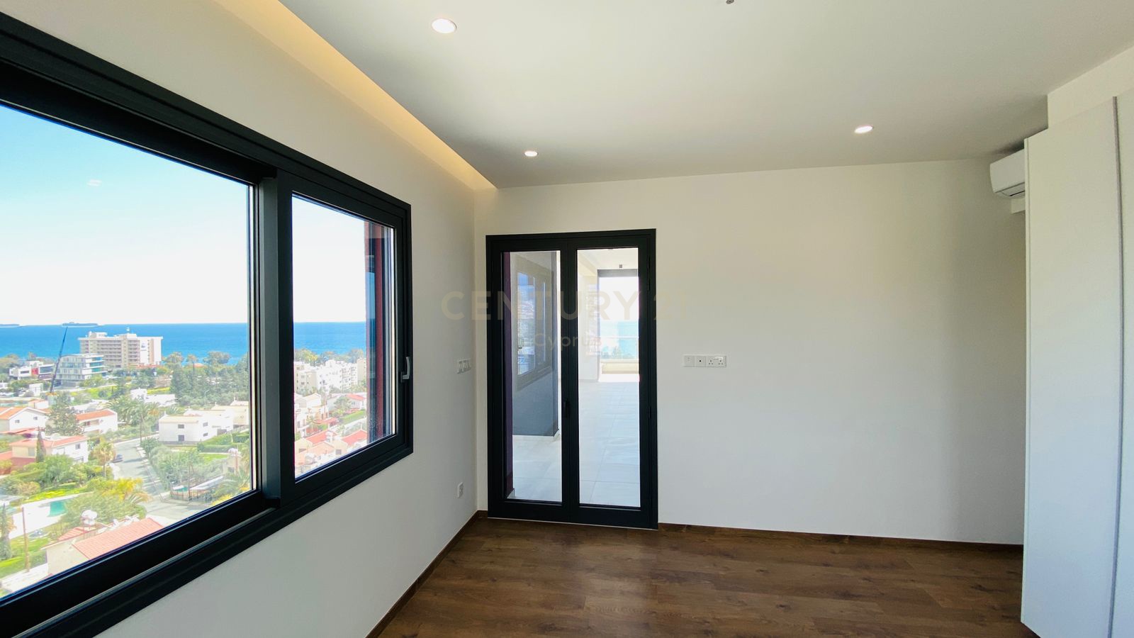 3 dormitorios Apartamento en Mouttagiaka, Limassol, Chipre No. 33883