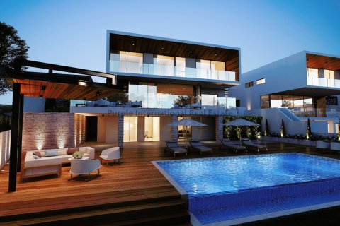 5 bedrooms Villa in Chloraka, Paphos,  No. 37689 3