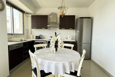 2 bedrooms Apartment in Larnaca, Larnaka,  No. 39611 5